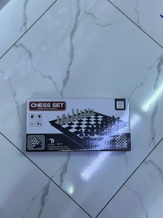 CHESS SET